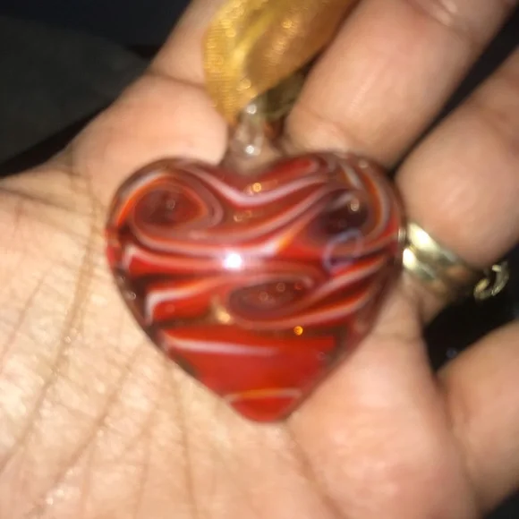 Glass heart necklace orange gold white swirl - Picture 5 of 9